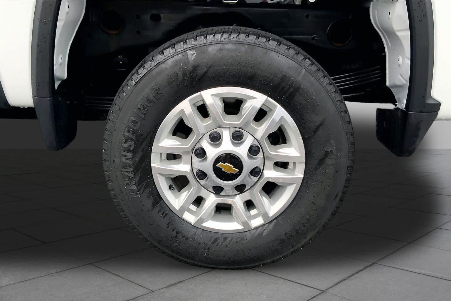 Used 2025 Chevrolet Silverado 2500 LT w/ Convenience Package AWD/4WD image 20