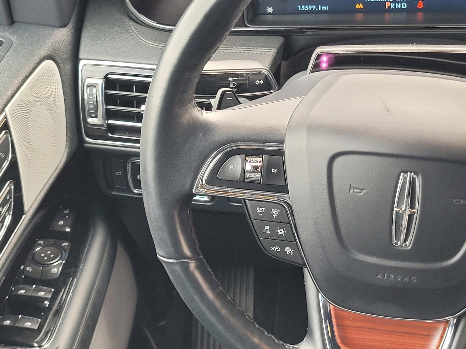 Used 2023 Lincoln Navigator Reserve image 13