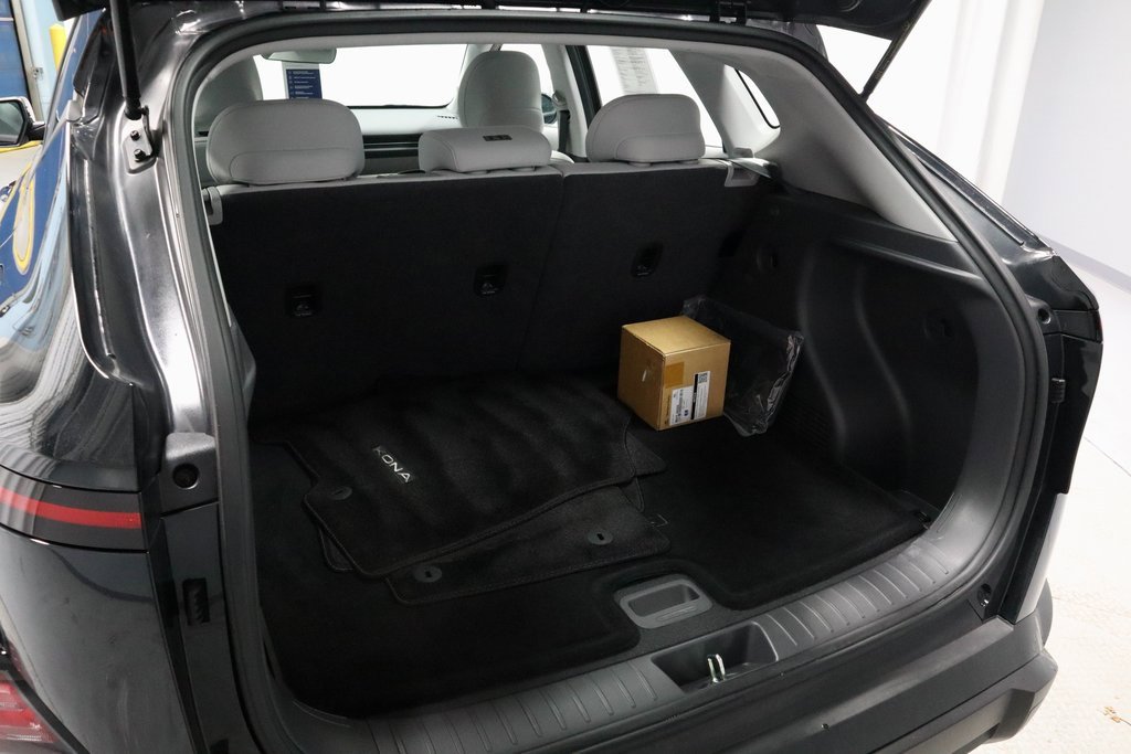 Certified 2024 Hyundai Kona SE image 13