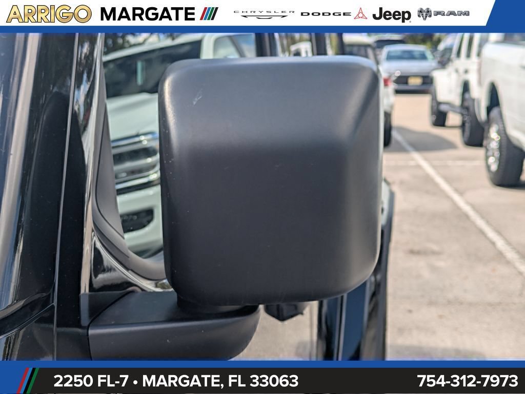Used 2025 Jeep Wrangler Unlimited Sahara AWD/4WD image 12