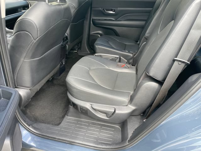 Used 2025 Toyota Grand Highlander AWD image 26