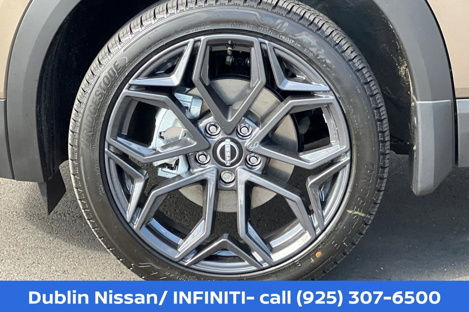 New 2026 Nissan Kicks SR w/ Illumination Package FWD image 32