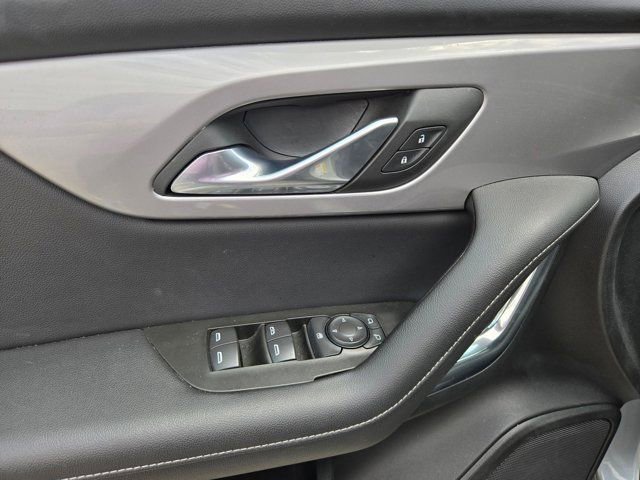 Used 2025 Chevrolet Blazer LT FWD image 14