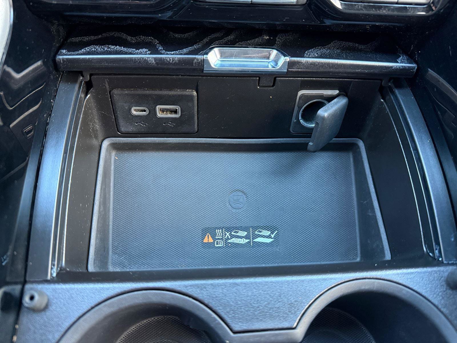 Used 2021 GMC Yukon Denali w/ Denali Premium Package image 27