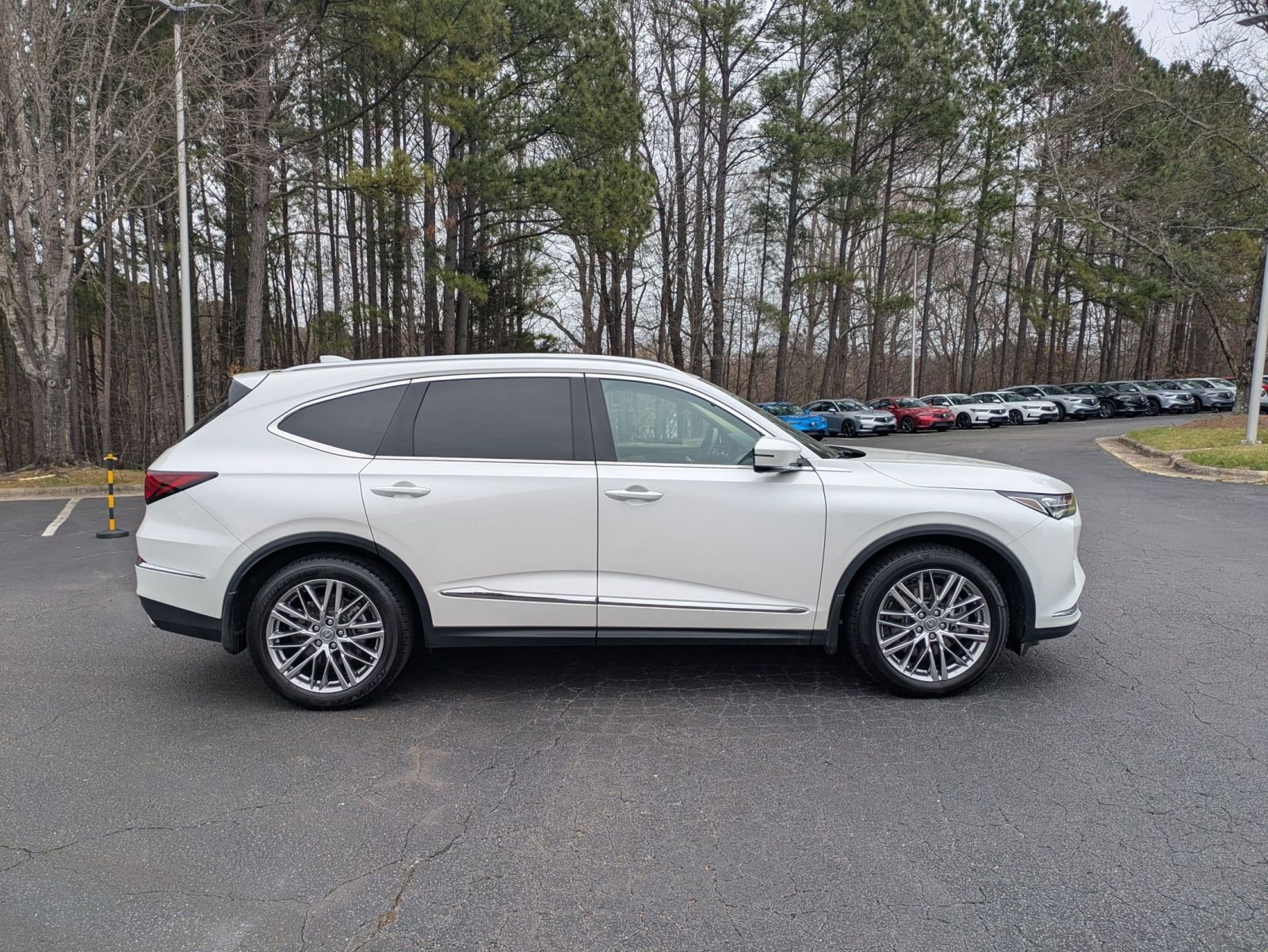 Certified 2023 Acura MDX SH-AWD w/ Advance Package image 4