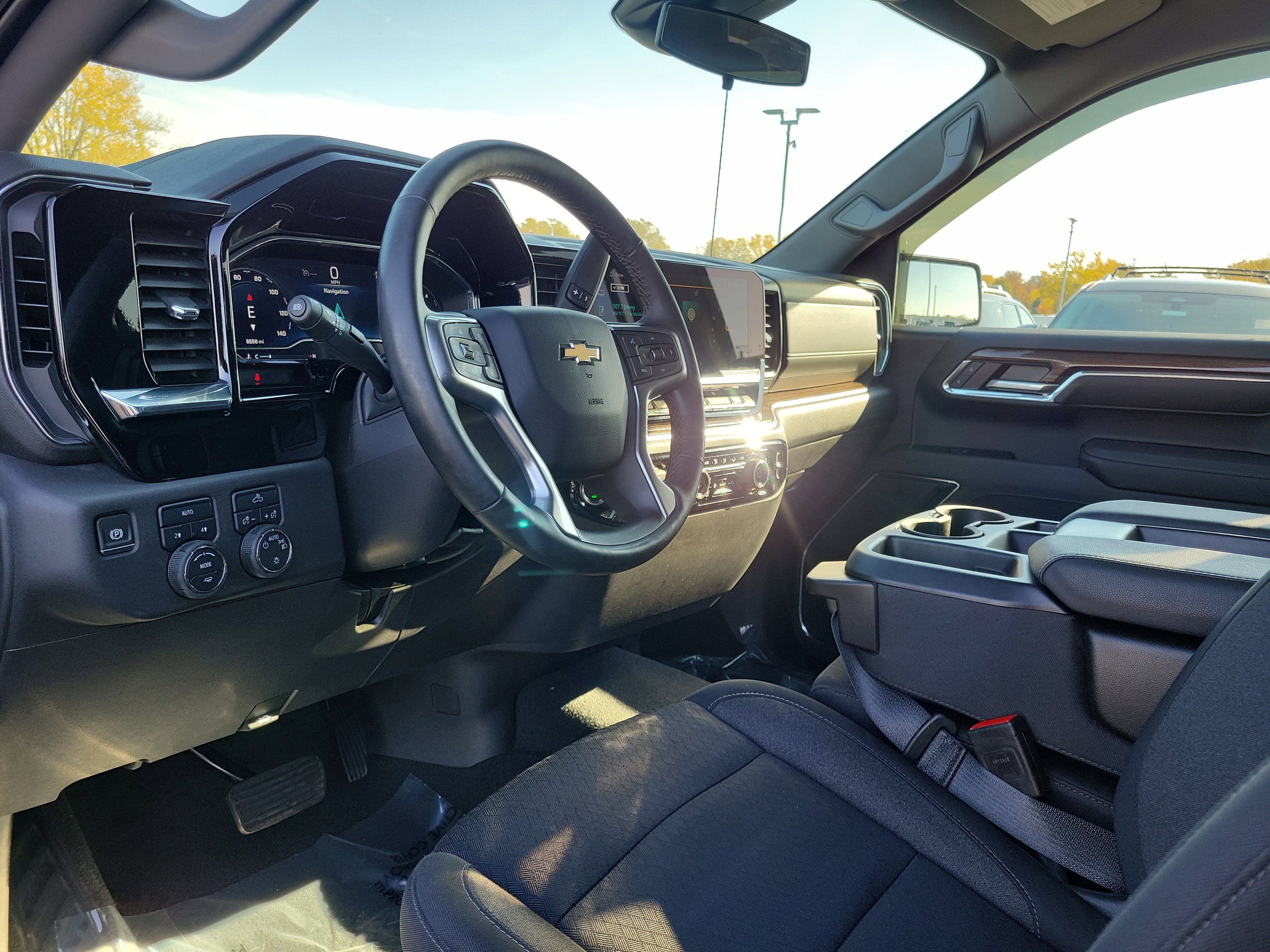 Used 2025 Chevrolet Silverado 1500 LT image 19