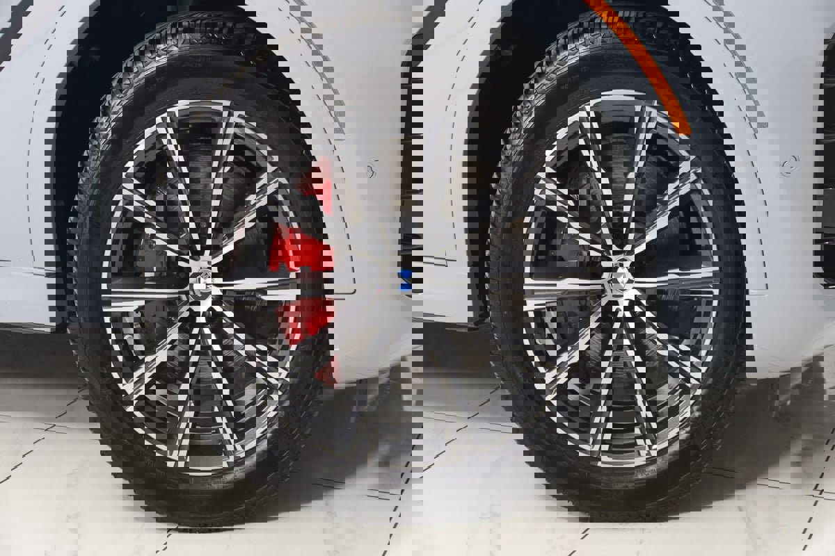 Used 2025 BMW X6 xDrive40i image 16