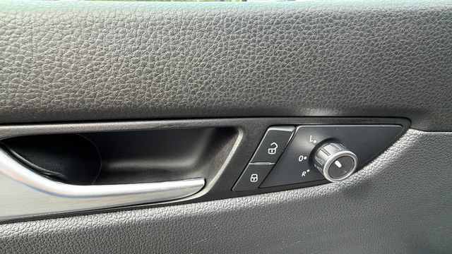 Used 2015 Volkswagen Passat 1.8T Limited Edition FWD image 11