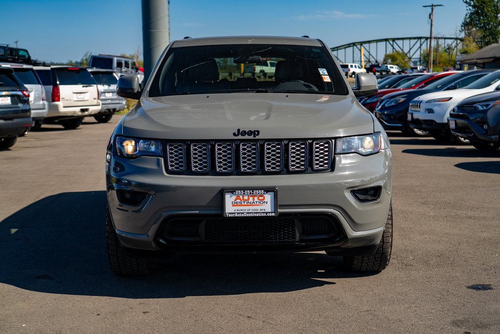 Used 2021 Jeep Grand Cherokee Laredo X image 3