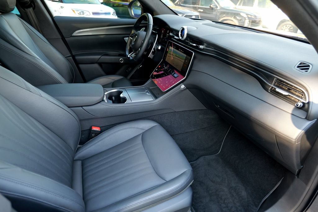 Used 2023 Maserati Grecale Modena AWD/4WD image 35