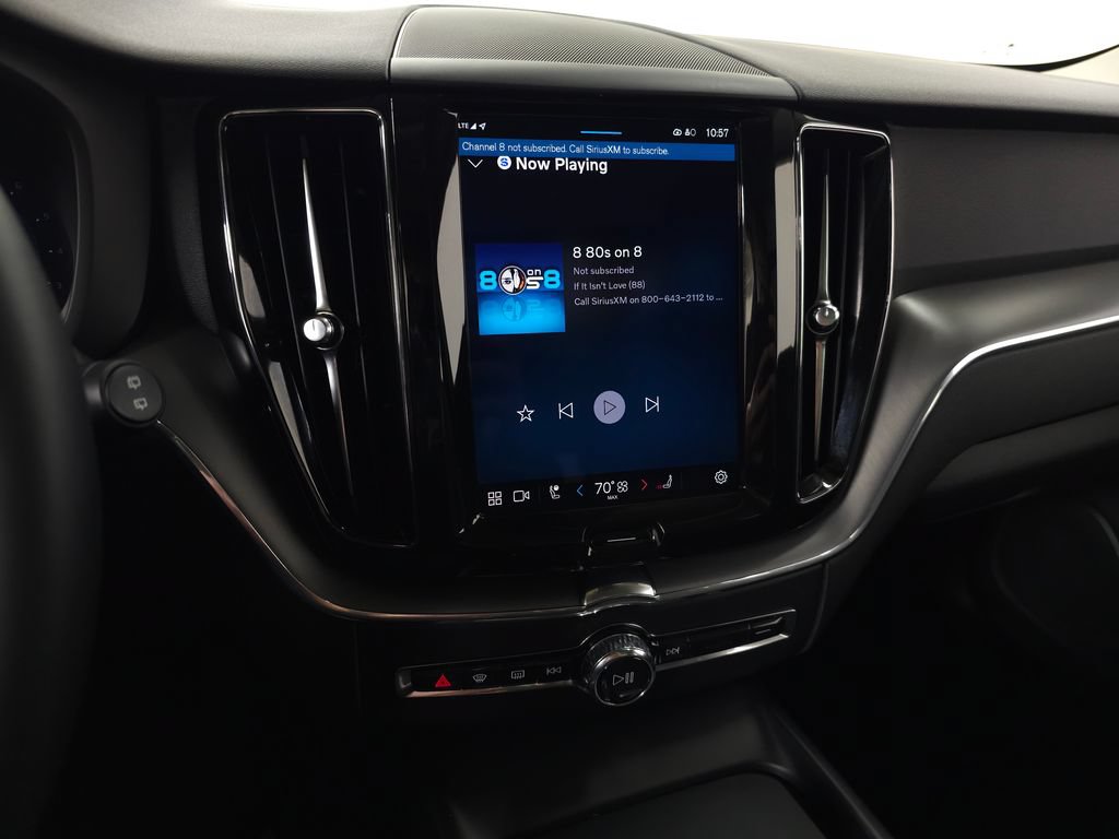 Certified 2025 Volvo XC60 B5 Core AWD/4WD image 24