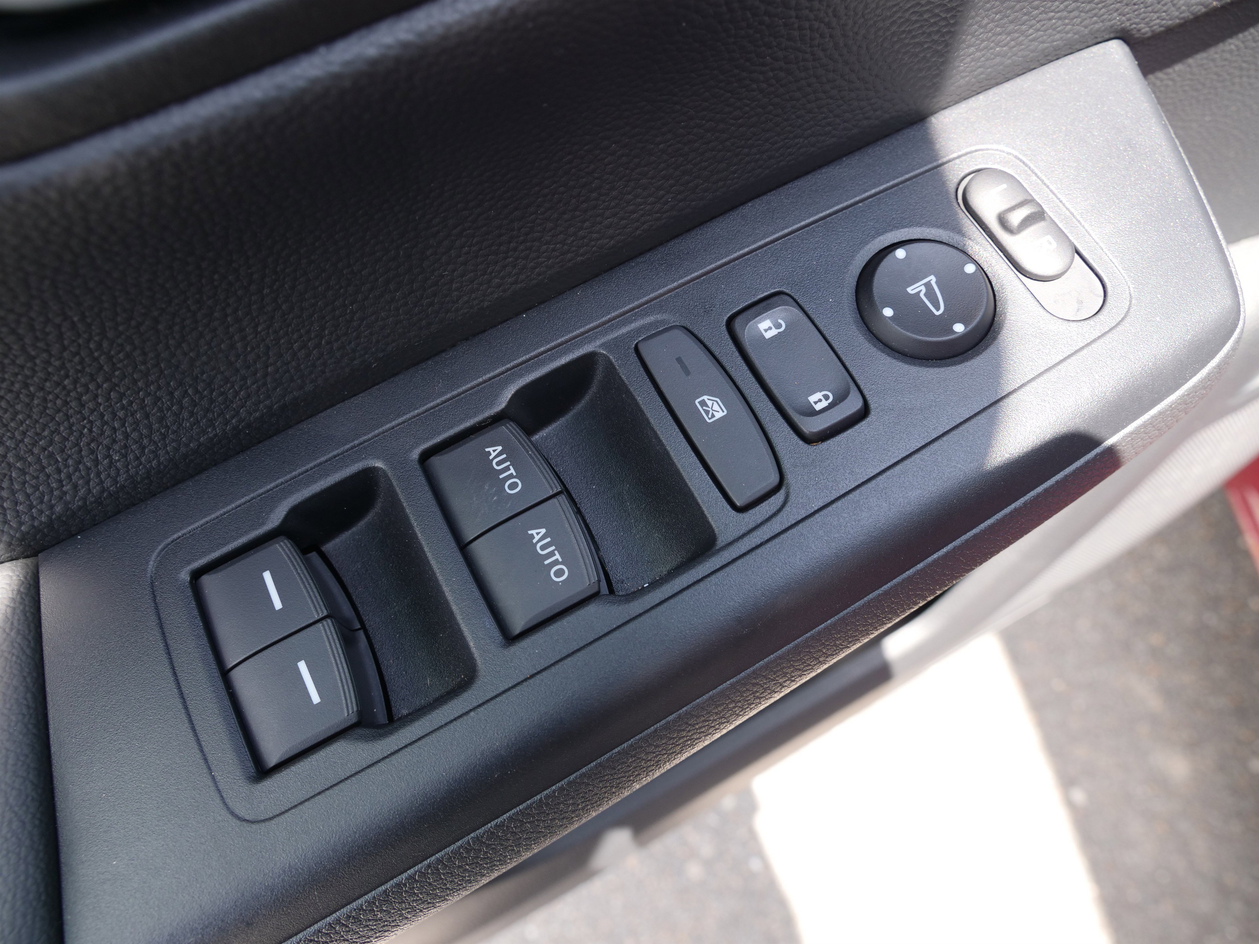 Used 2024 Honda CR-V EX image 16