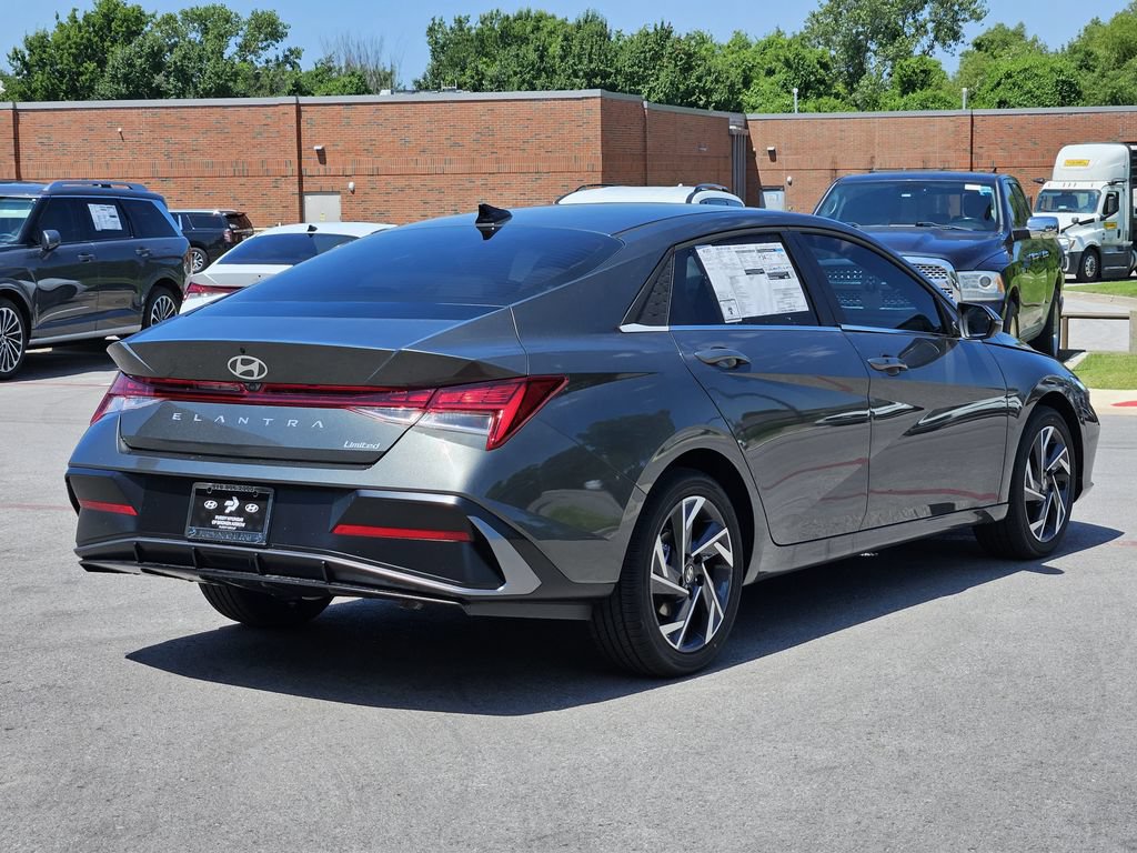 New 2026 Hyundai Elantra Limited FWD image 7