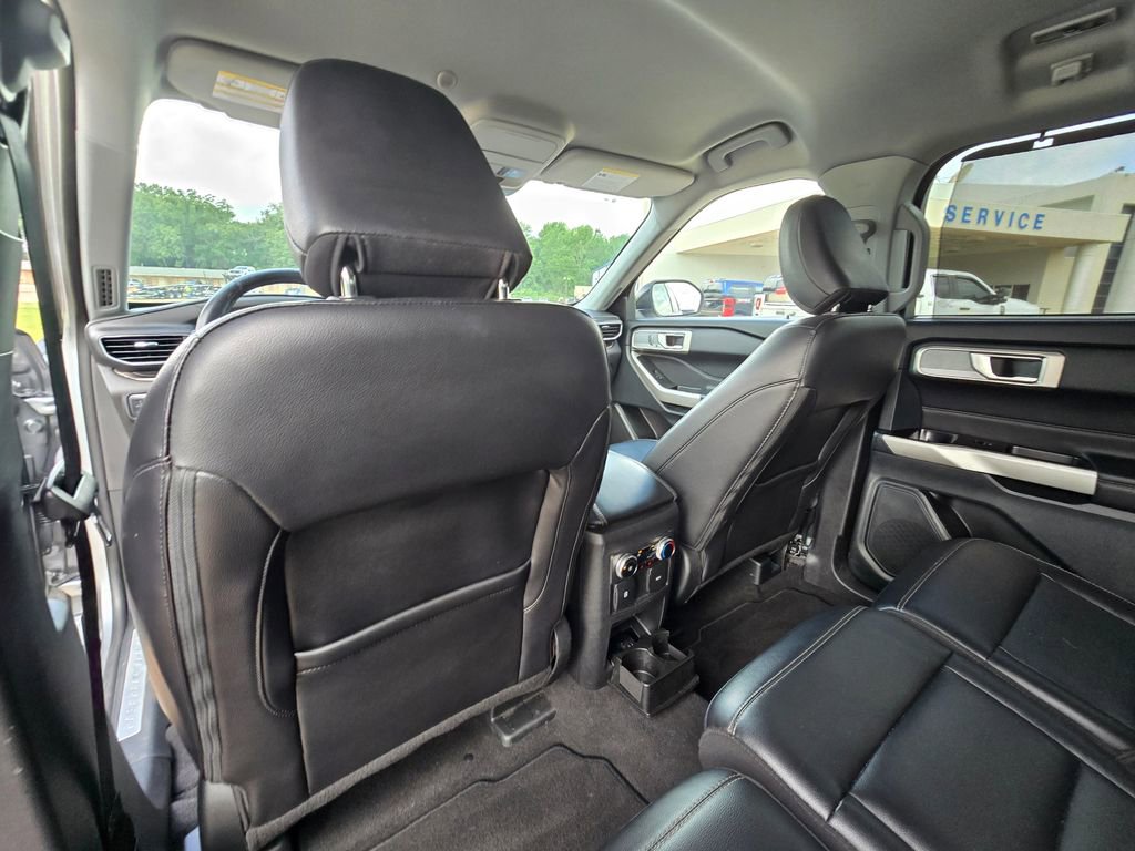 Used 2023 Ford Explorer Limited AWD/4WD image 15