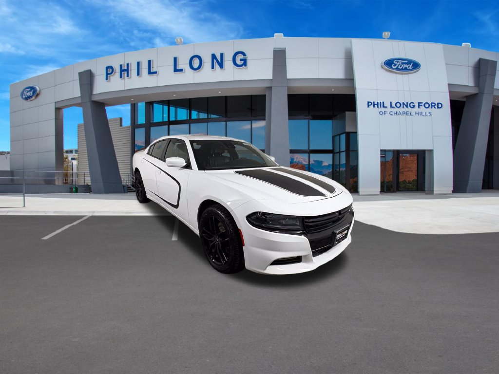 Used 2015 Dodge Charger SXT w/ AWD Premium Group image 7