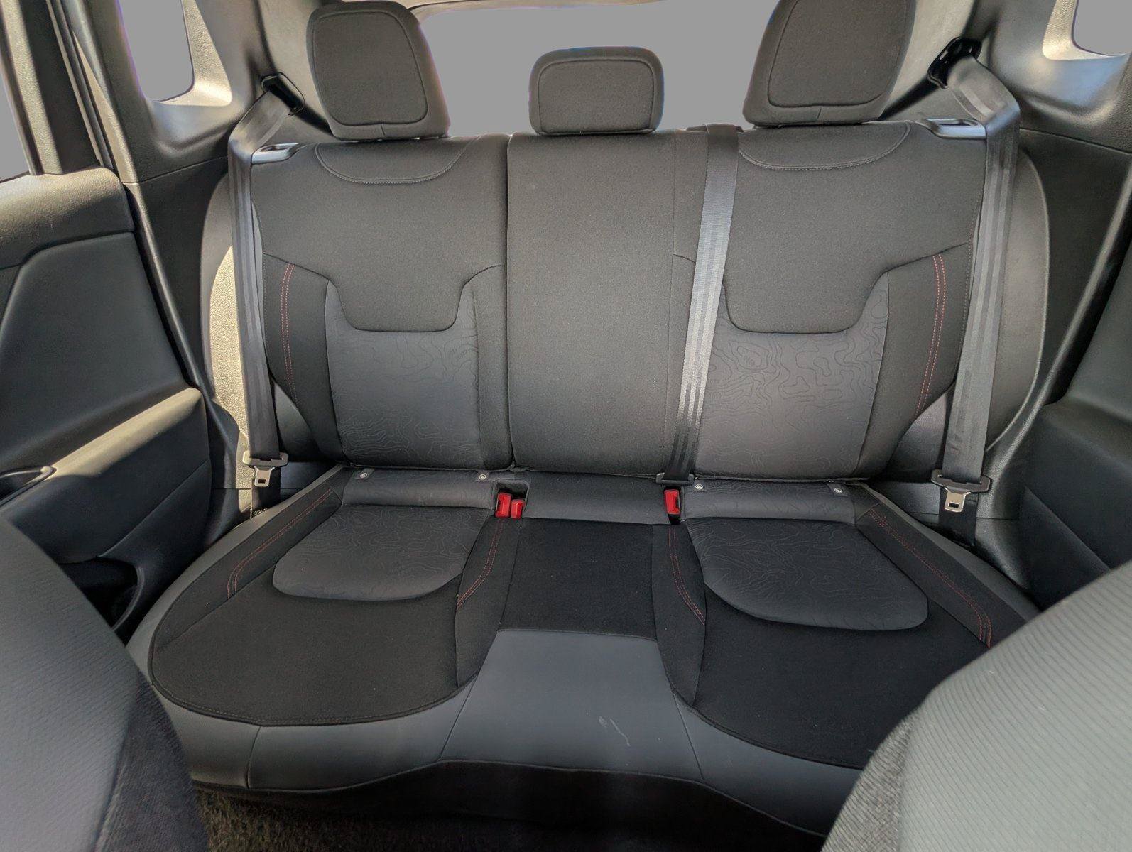 Used 2023 Jeep Renegade Trailhawk AWD/4WD image 13