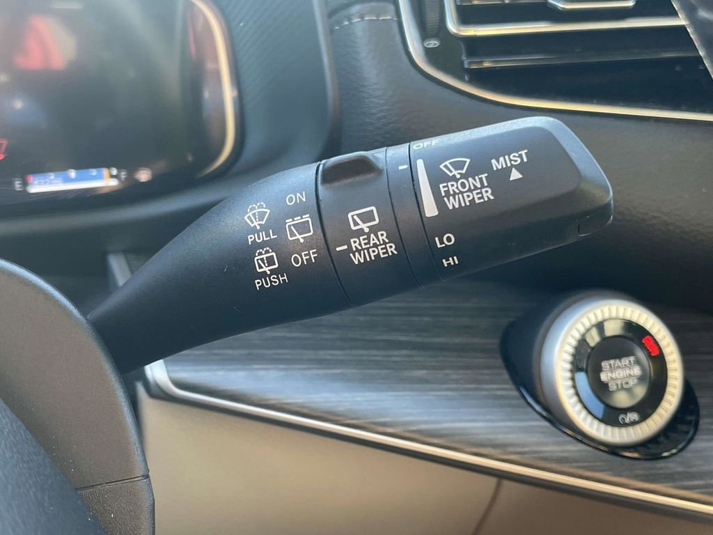 Certified 2024 Jeep Wagoneer L Series II w/ Flexible Seating Group image 35