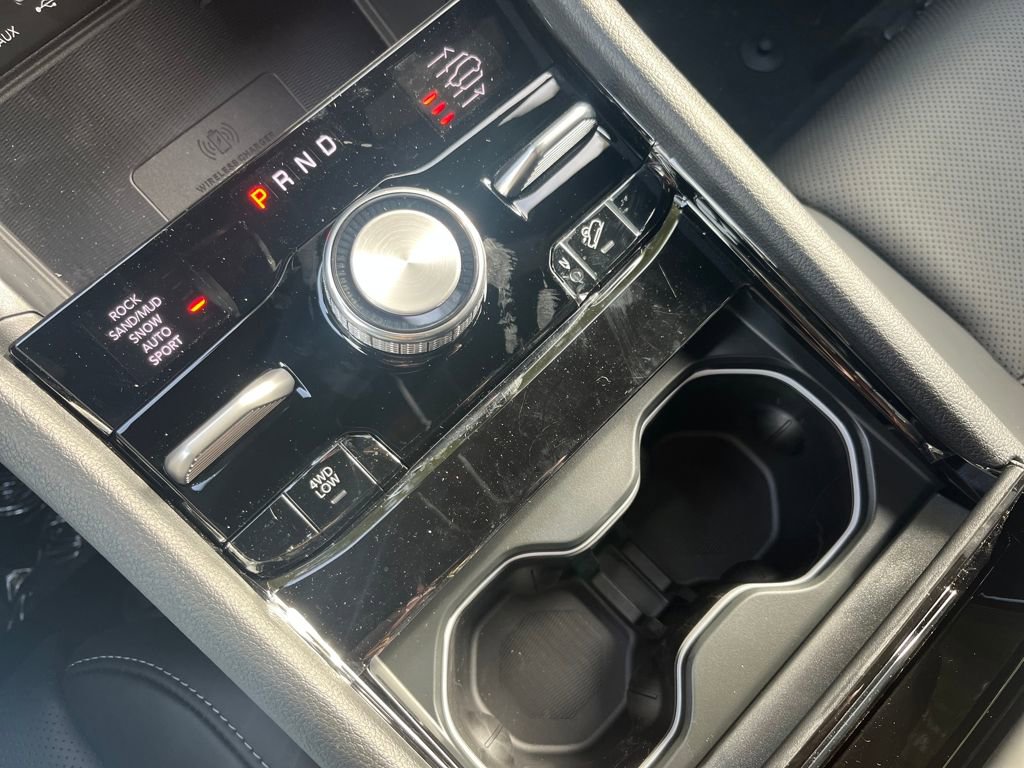 New 2025 Jeep Grand Cherokee L Overland w/ Luxury Tech Group IV image 12