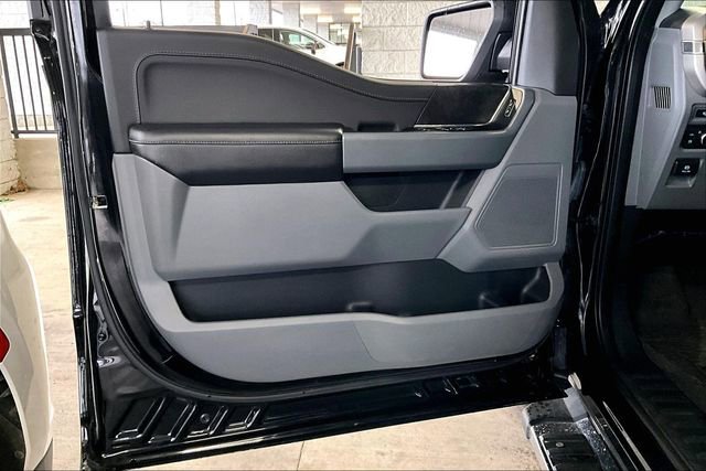 Used 2022 Ford F150 XLT w/ Equipment Group 302A High image 17