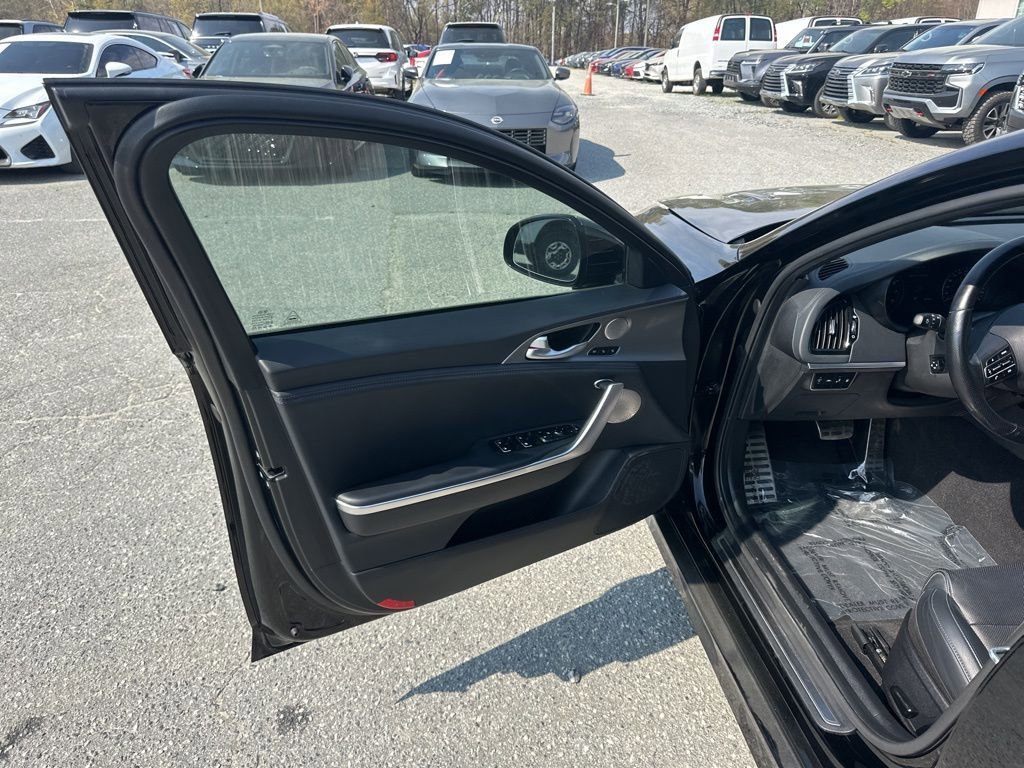 Used 2020 Kia Stinger GT1 RWD image 26