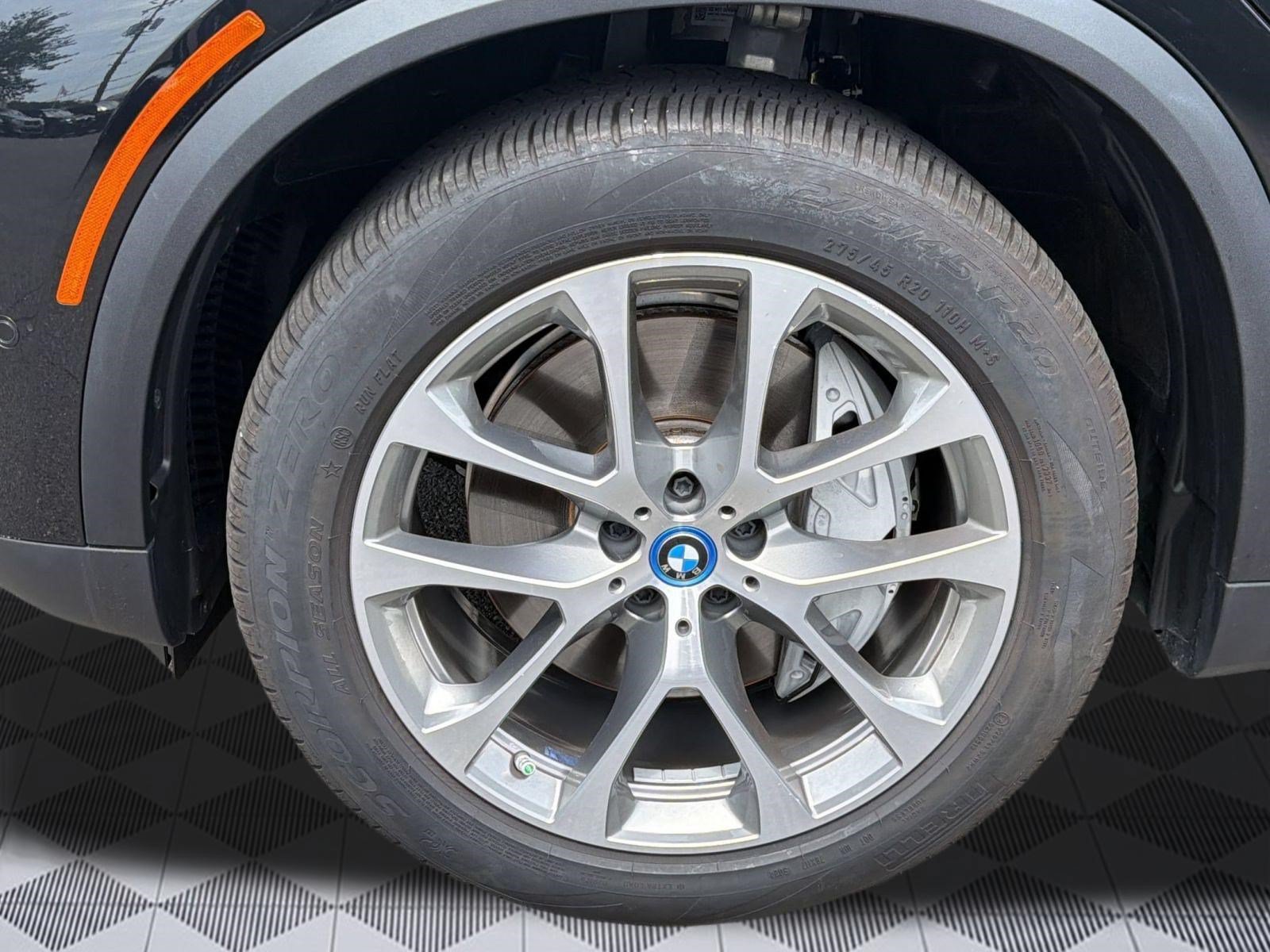 Used 2025 BMW X5 xDrive50e AWD/4WD image 12