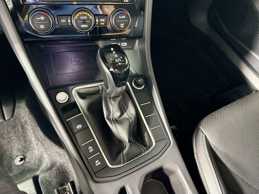 Certified 2024 Volkswagen Jetta SEL FWD image 20