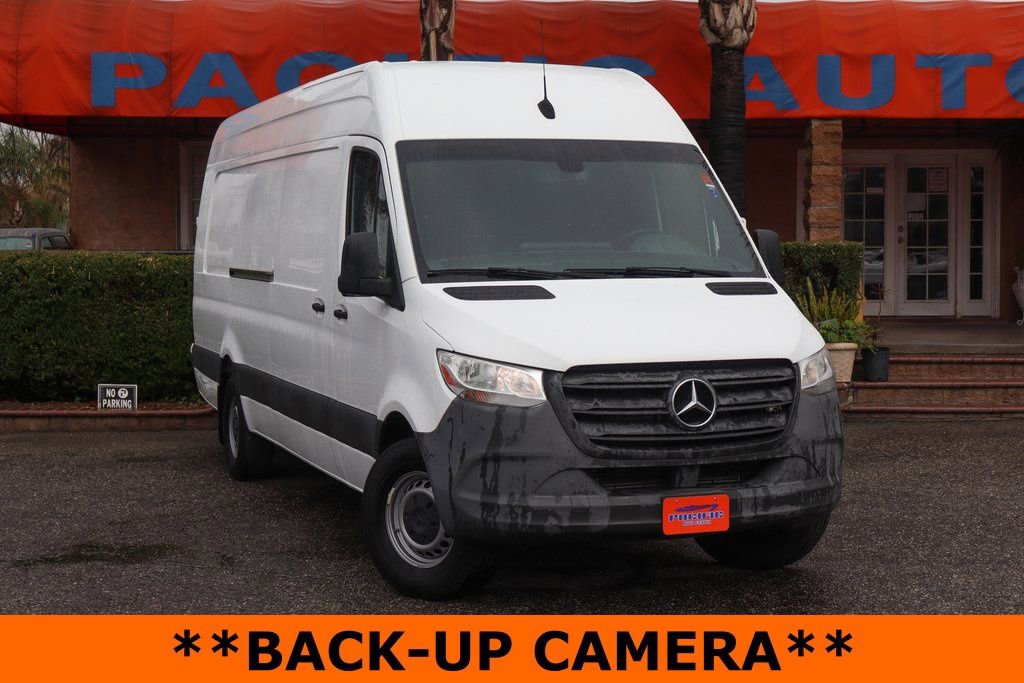 Used 2021 Mercedes-Benz Sprinter 2500 image 2