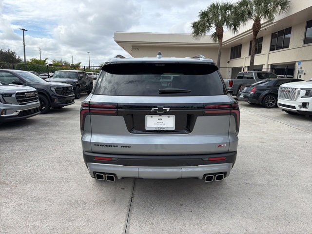 Used 2024 Chevrolet Traverse Z71 w/ Enhanced Driving Package image 5