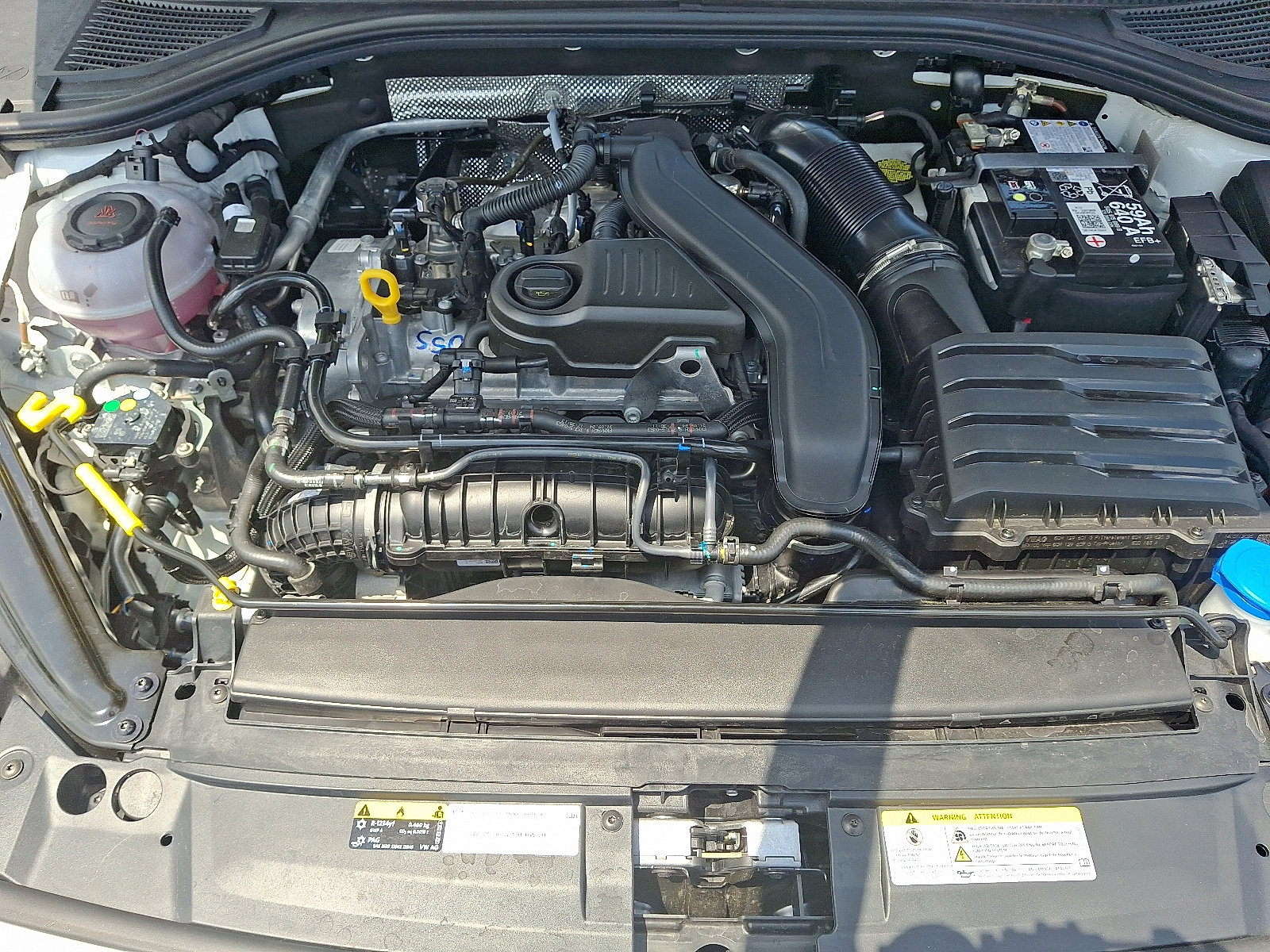 Certified 2025 Volkswagen Jetta SE image 30