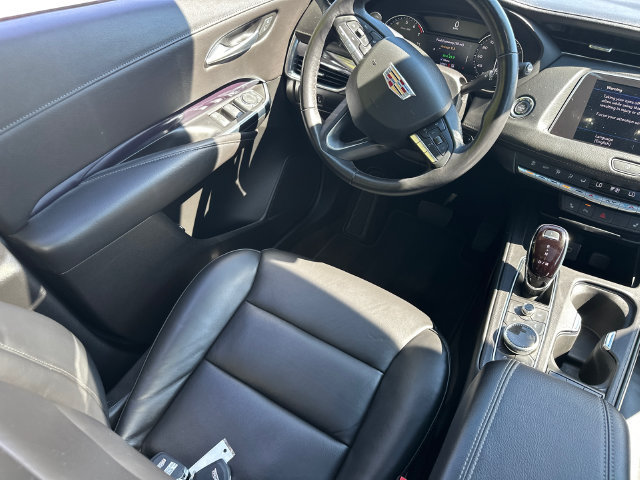 Used 2023 Cadillac XT4 Luxury w/ Cold Weather Package AWD/4WD image 25