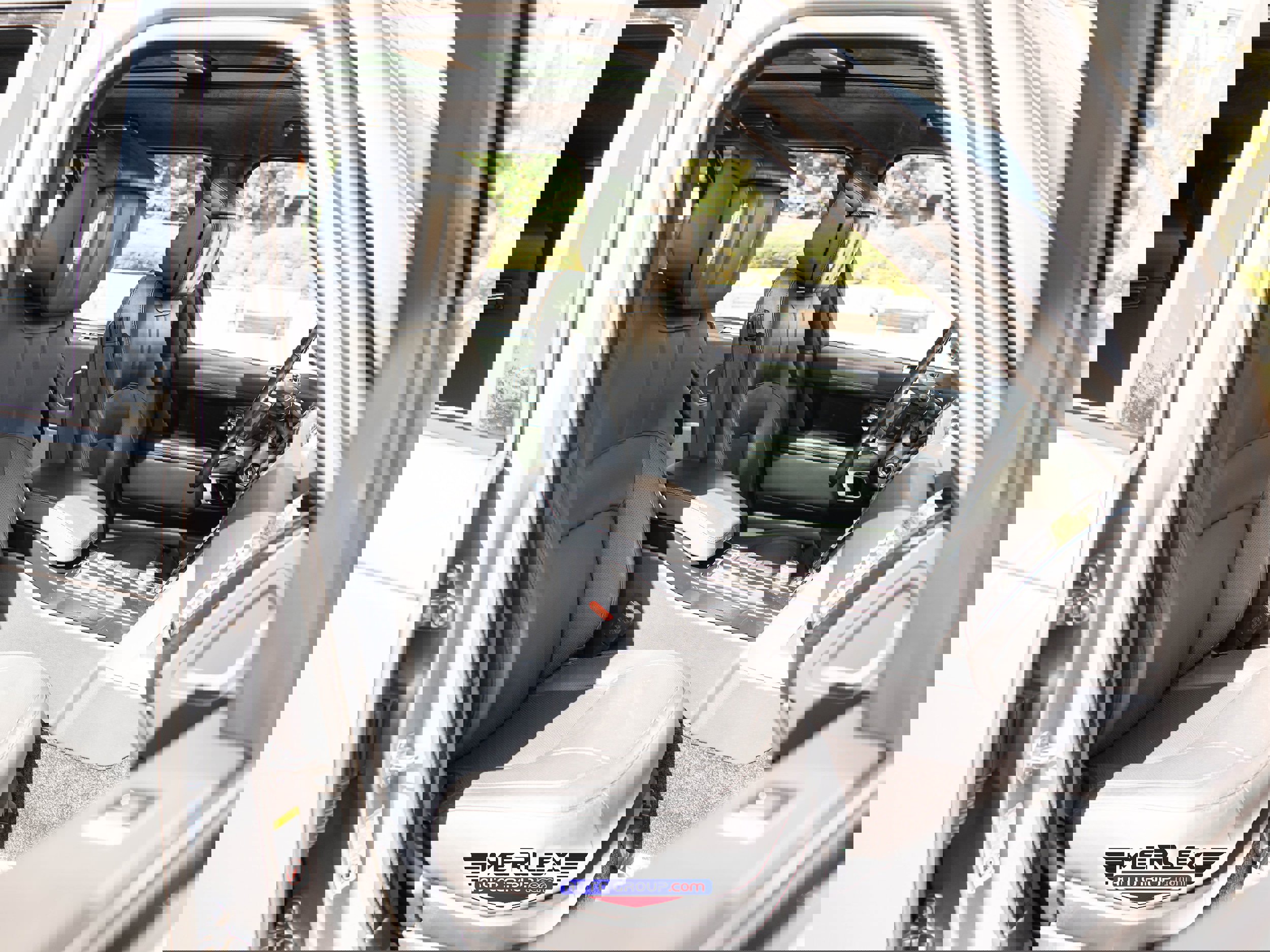 Used 2018 Land Rover Range Rover Long Wheelbase Supercharged image 17