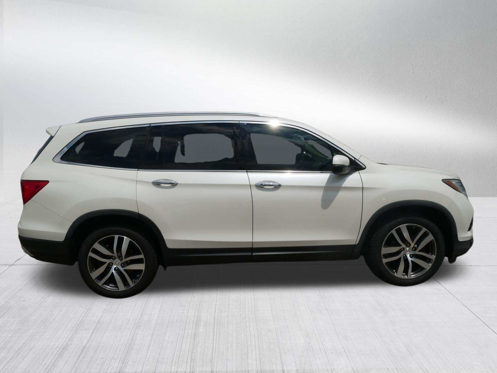 Used 2016 Honda Pilot Elite image 8