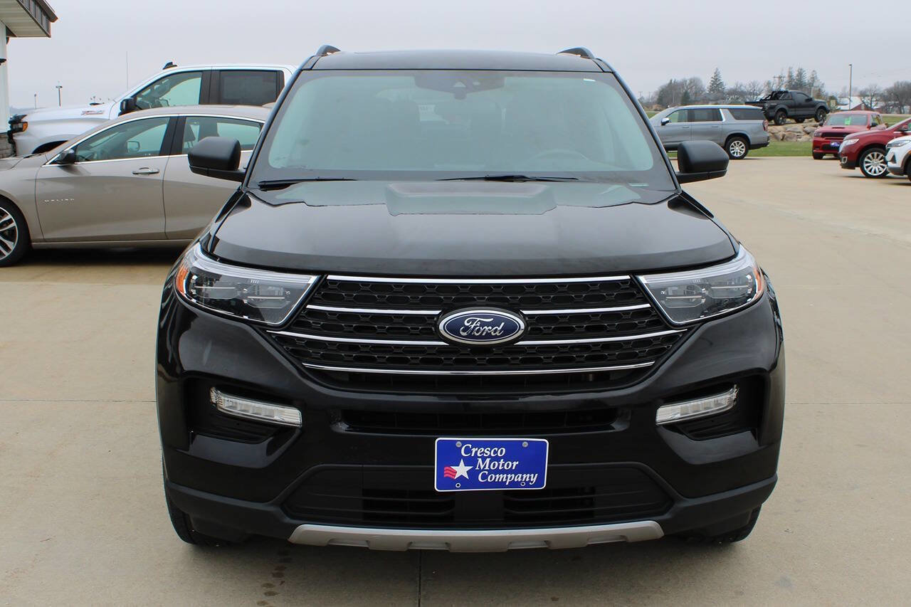 Used 2023 Ford Explorer XLT image 2
