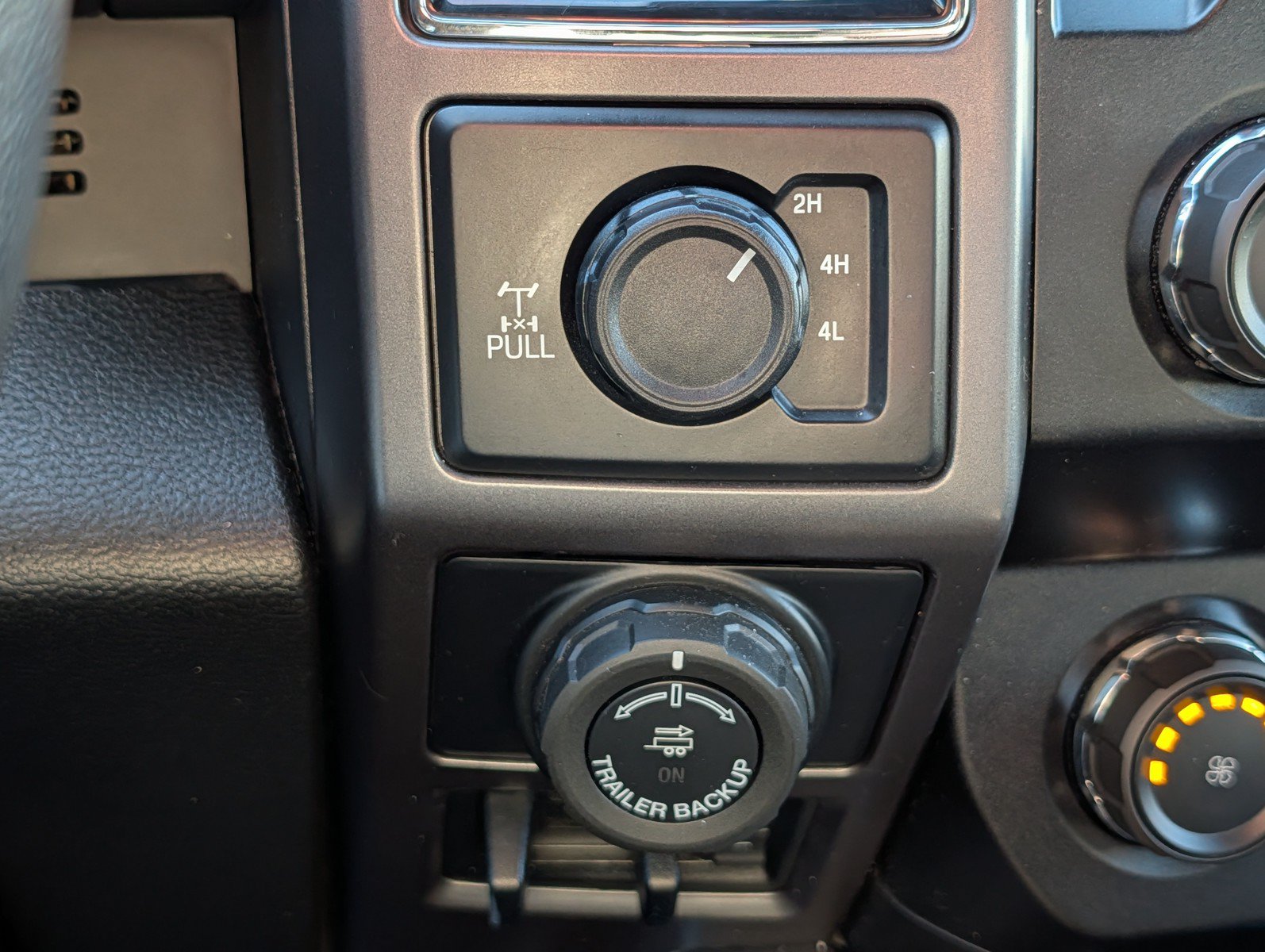 Used 2020 Ford F150 XLT w/ Equipment Group 302A Luxury AWD/4WD image 27