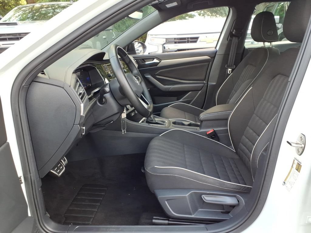 Used 2023 Volkswagen Jetta Sport FWD image 11