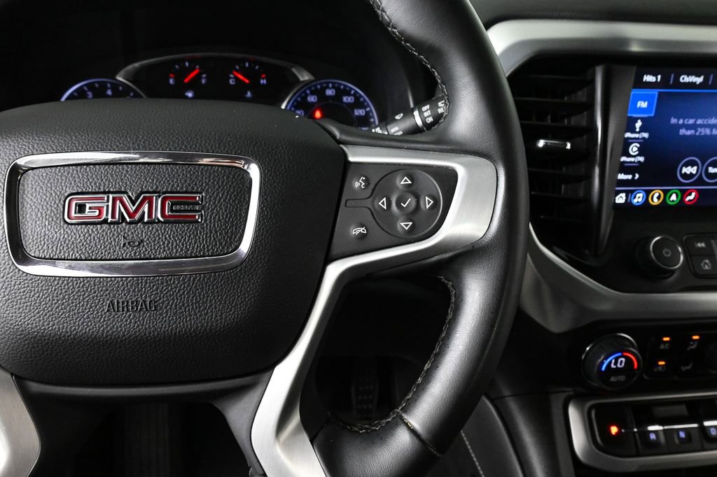 Used 2023 GMC Acadia SLT image 11