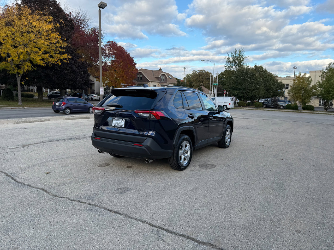 Used 2021 Toyota RAV4 XLE image 7