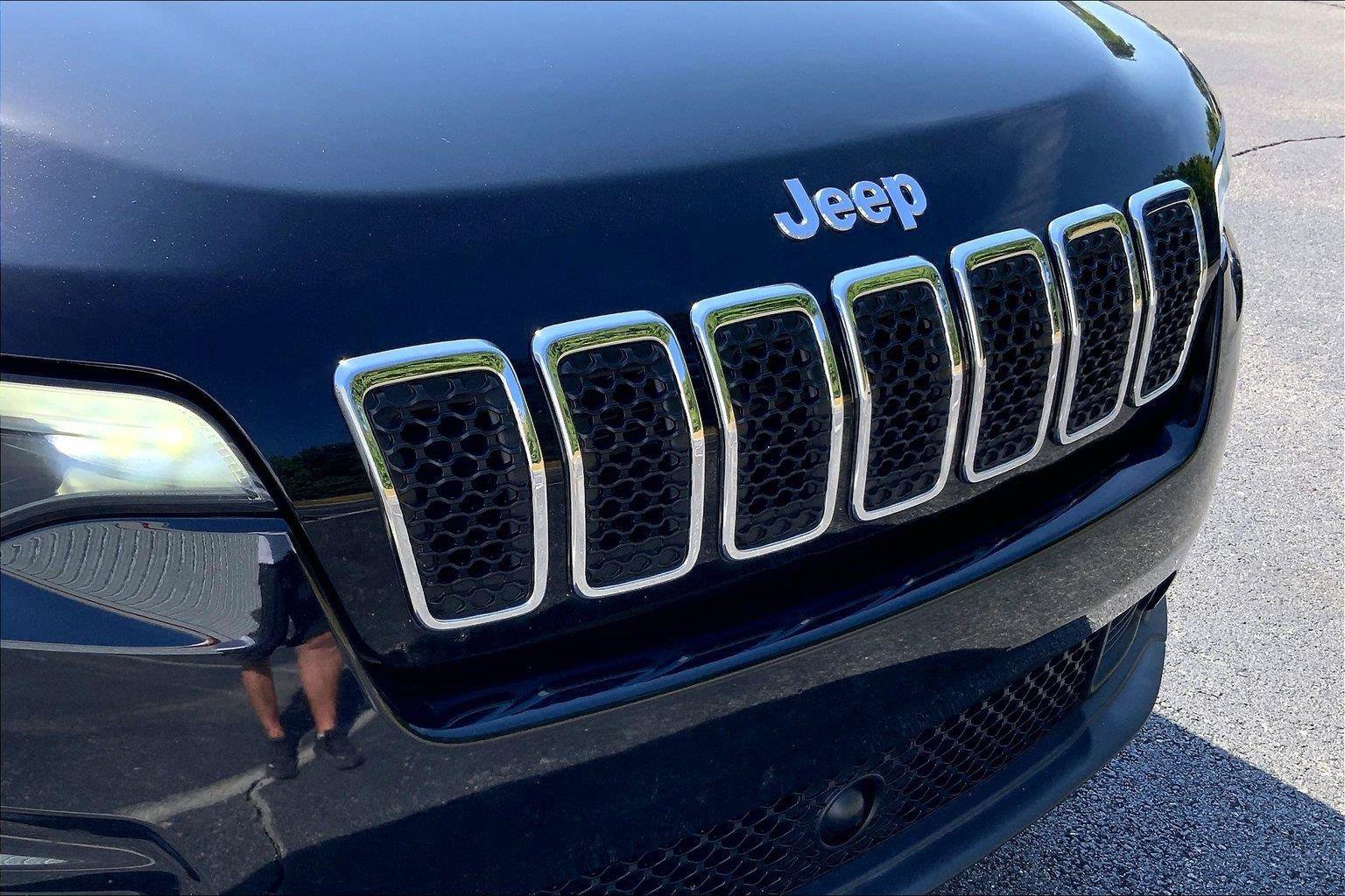 Used 2022 Jeep Cherokee Latitude Lux w/ Sun & Sound Group FWD image 30