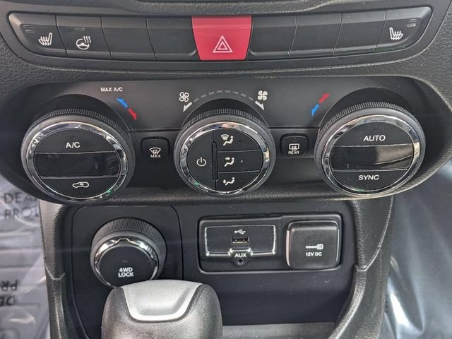 Used 2016 Jeep Renegade Latitude AWD/4WD image 22