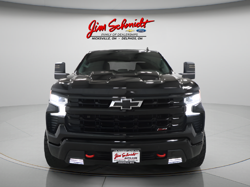 Used 2024 Chevrolet Silverado 1500 LT Trail Boss w/ LT Trail Boss Premium Package AWD/4WD image 3