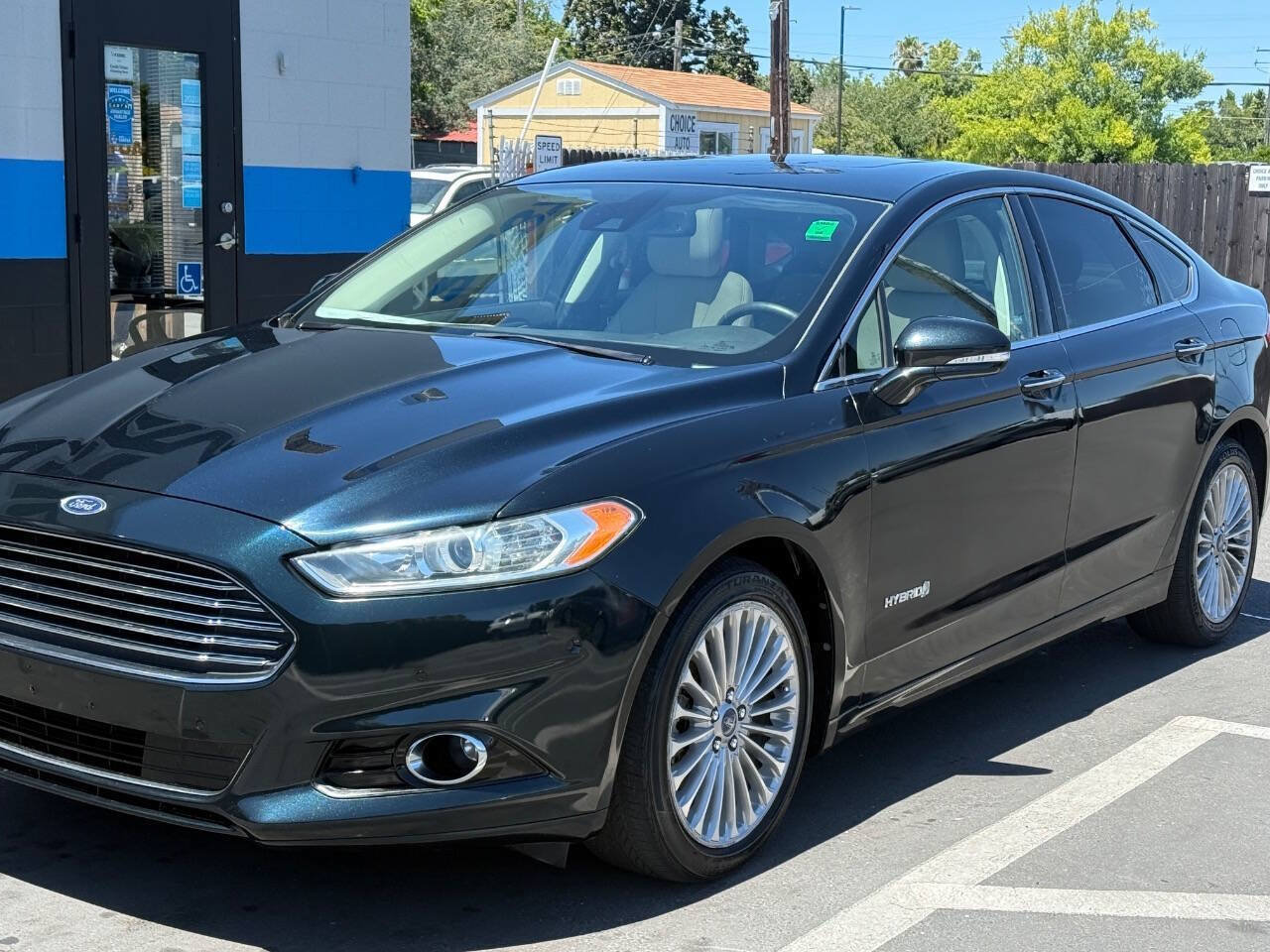 Used 2014 Ford Fusion Titanium FWD image 3