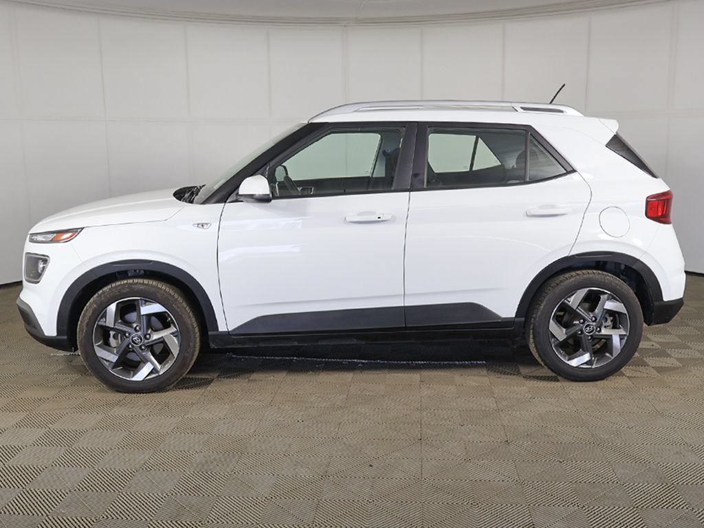 Certified 2026 Hyundai Venue SEL FWD image 12