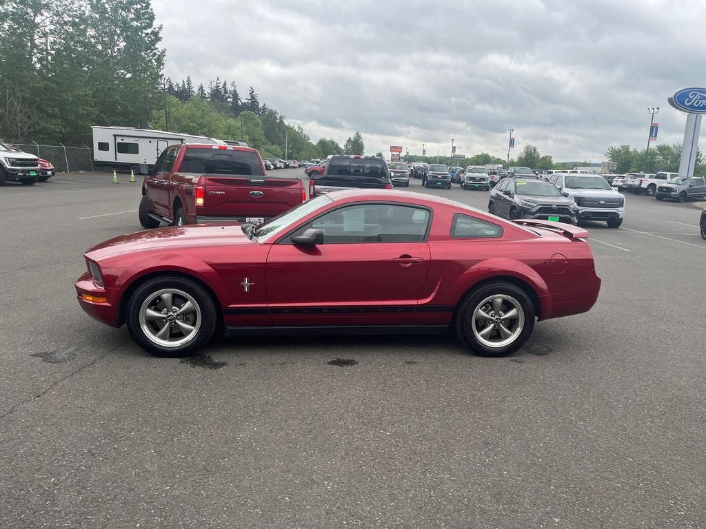 Used 2006 Ford Mustang Coupe RWD image 2