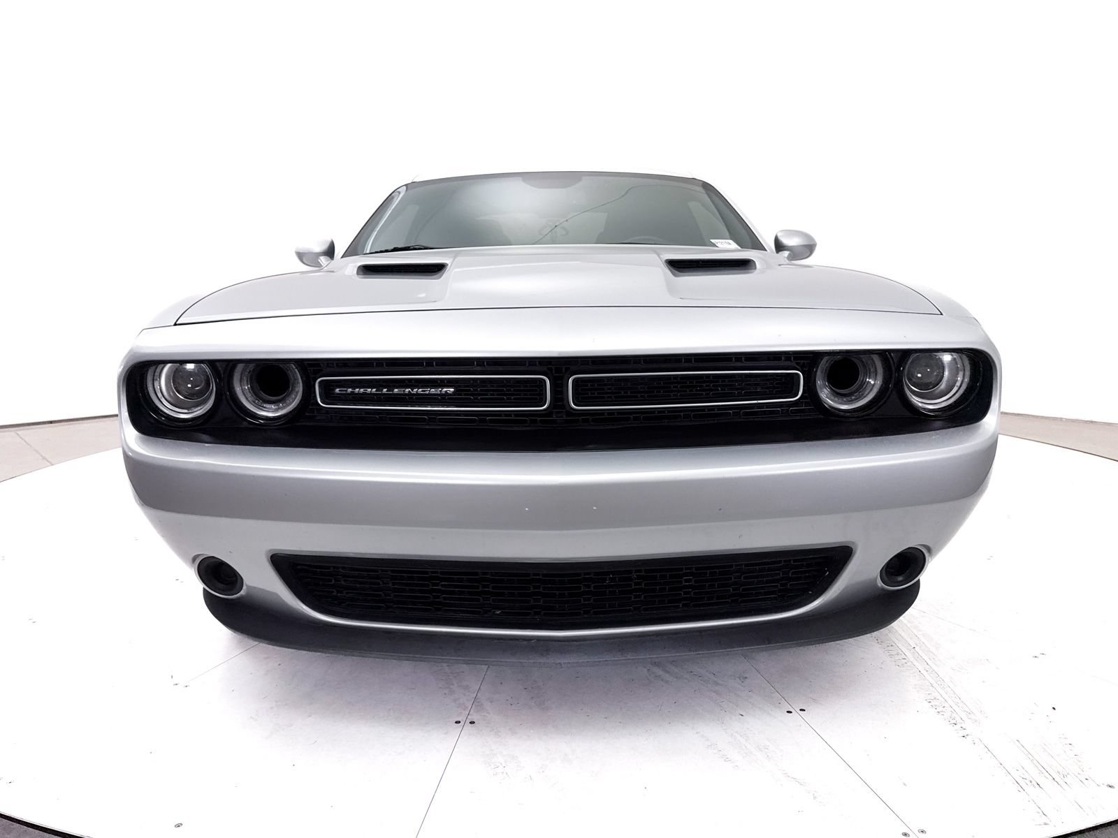 Used 2022 Dodge Challenger SXT RWD image 11