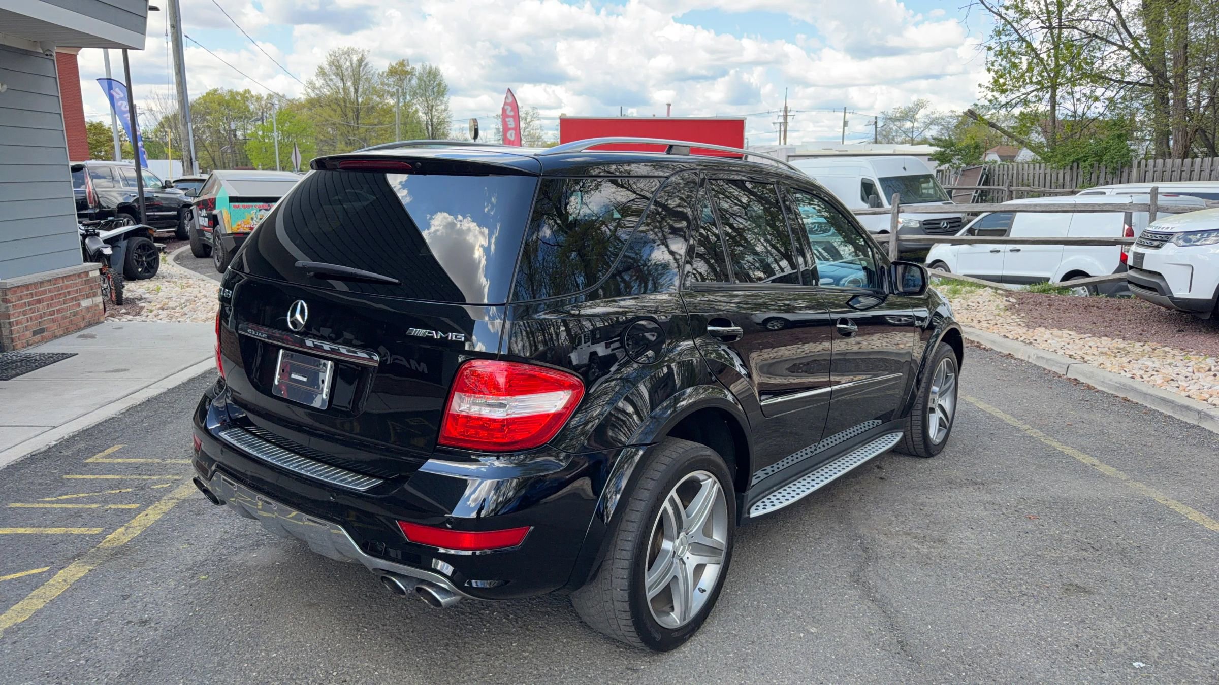 Used 2010 Mercedes-Benz ML 63 AMG 4MATIC image 5
