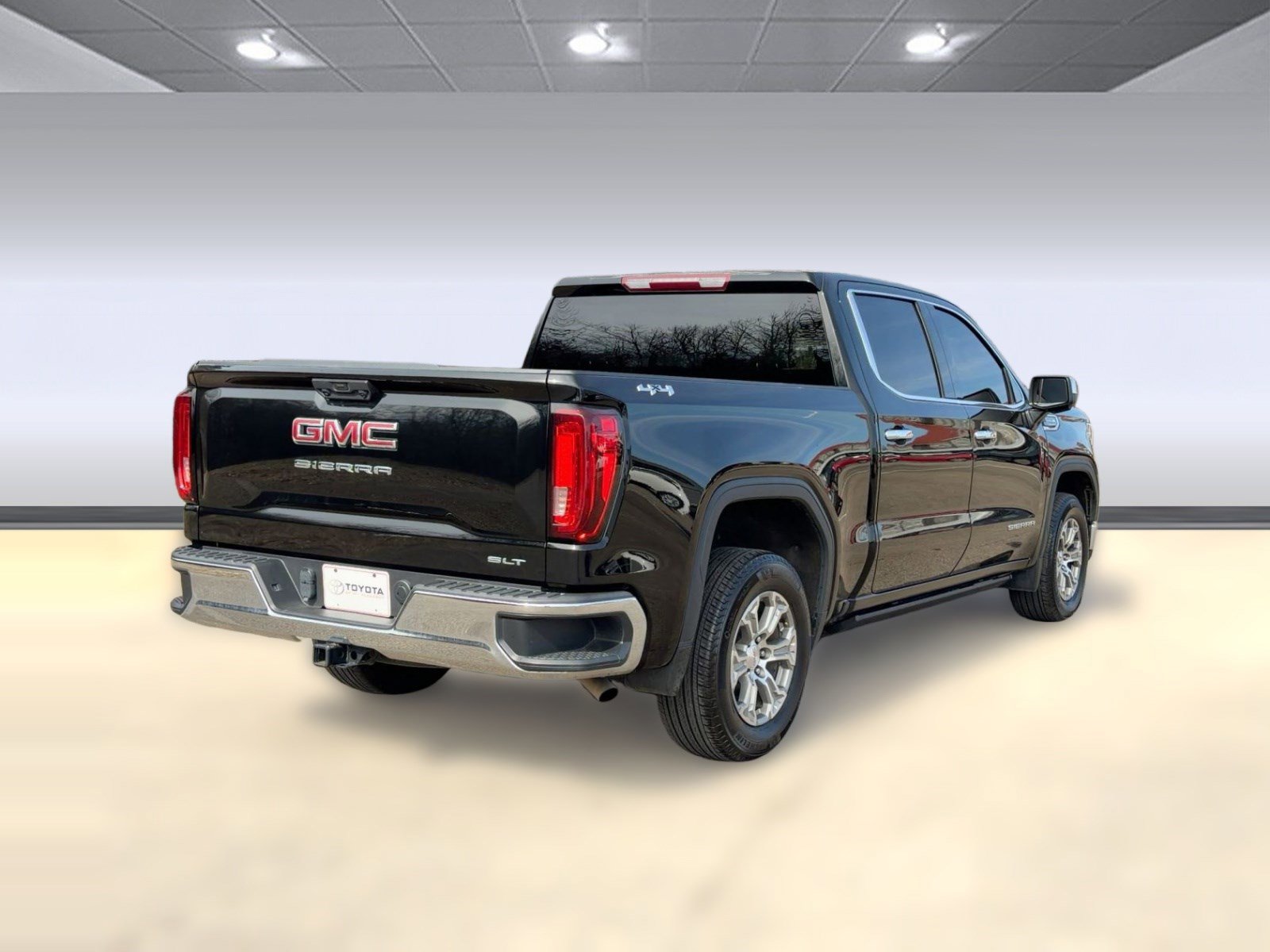 Used 2023 GMC Sierra 1500 SLT image 8