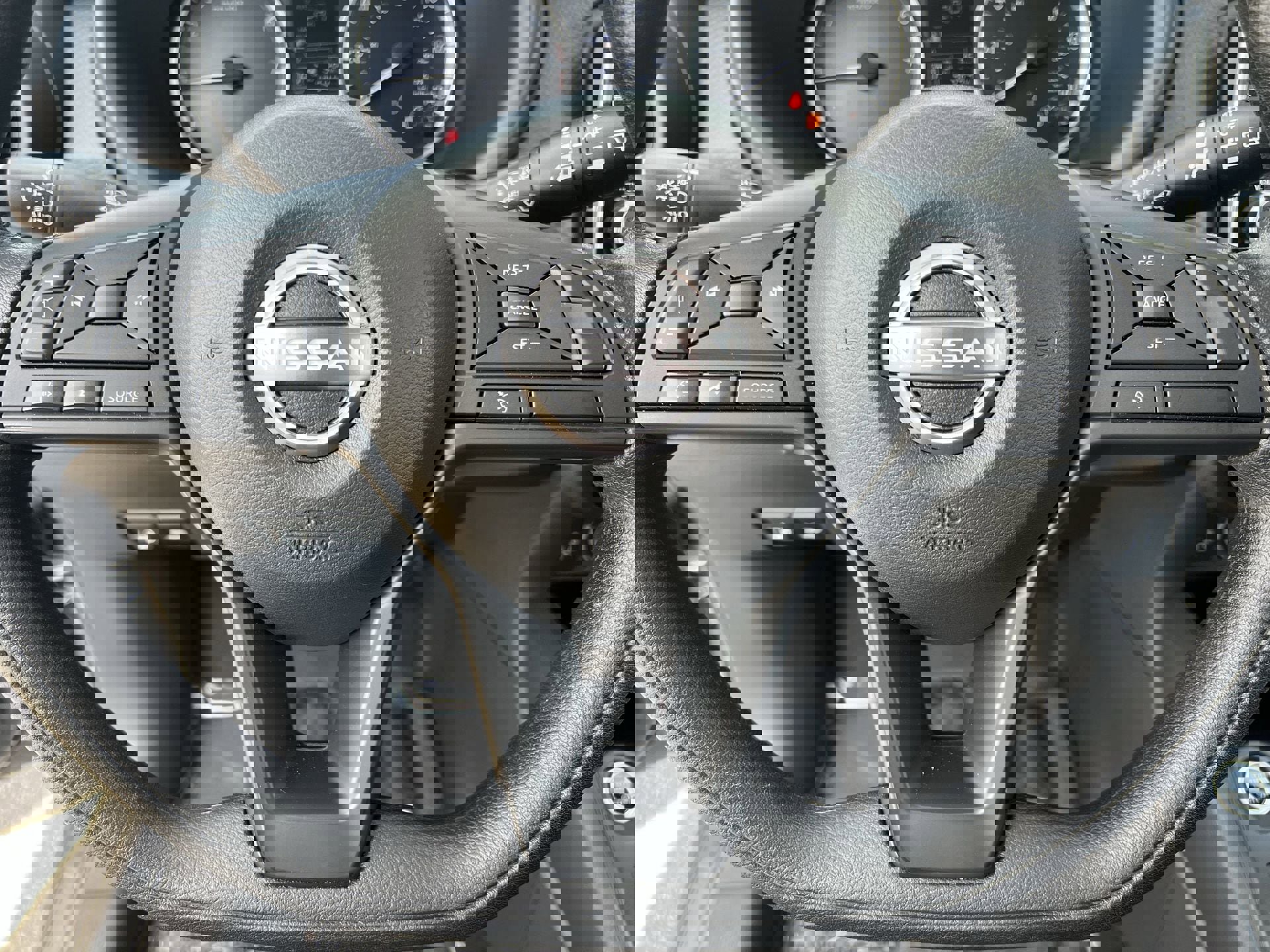 Certified 2025 Nissan Kicks Play S image 9