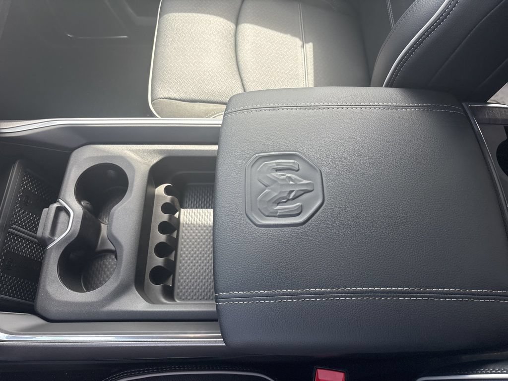 New 2026 RAM 2500 Laramie AWD/4WD image 29