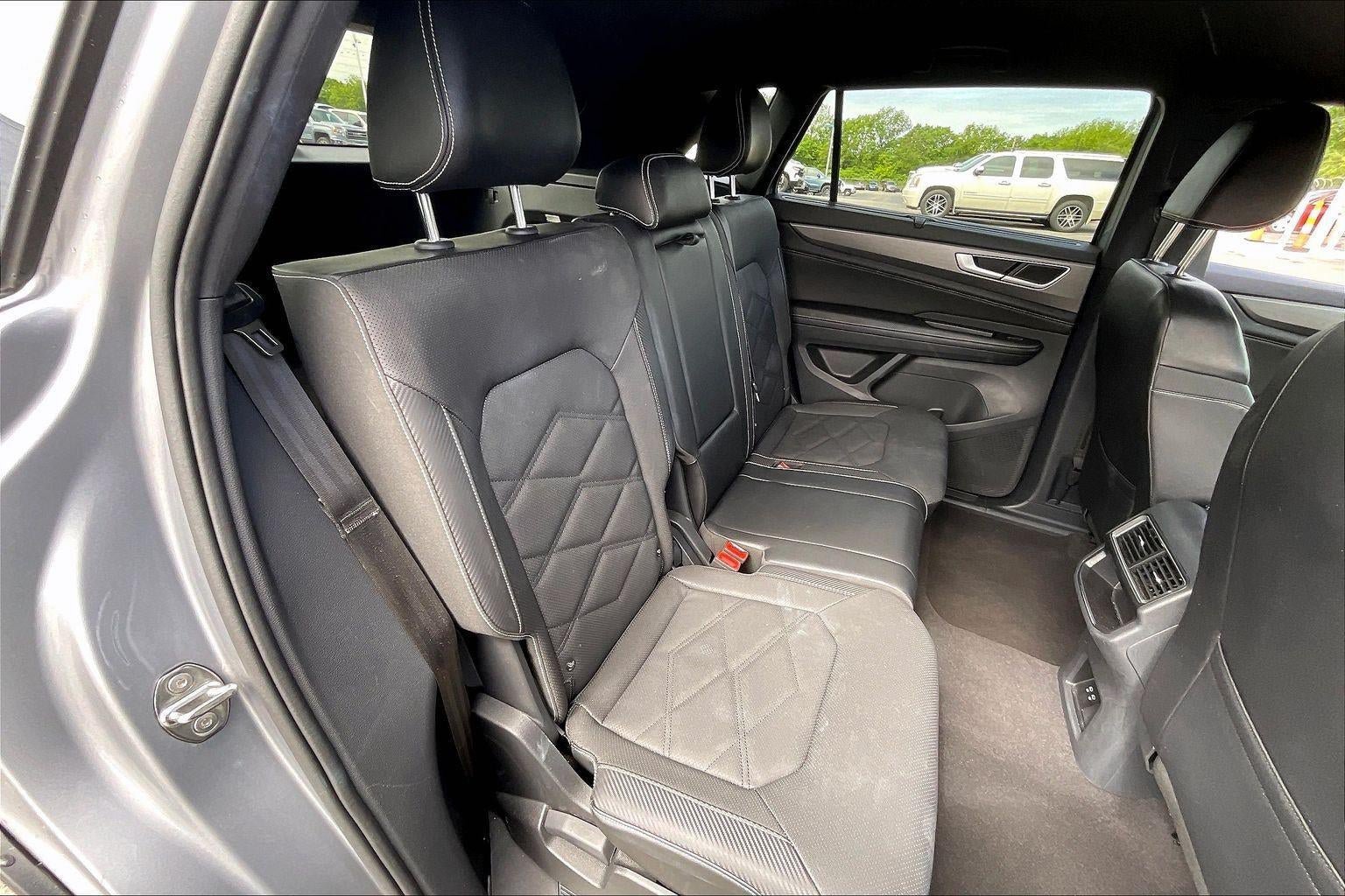 Used 2024 Volkswagen Atlas Cross Sport SE FWD image 26