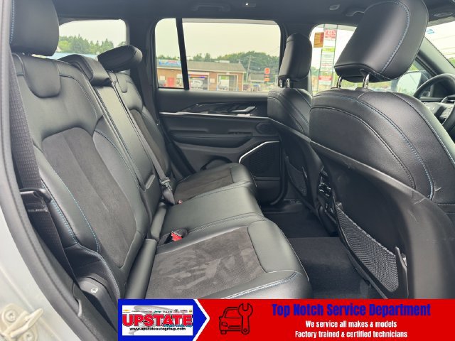 Used 2023 Jeep Grand Cherokee Trailhawk w/ Advanced Protech Group II AWD/4WD image 11
